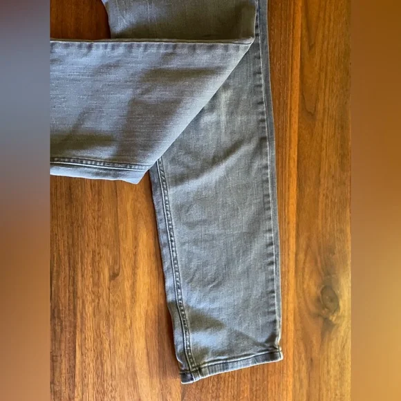 Calvin Klein jeans washed gray  slim boyfriend grey jeans - Picture 2 of 10